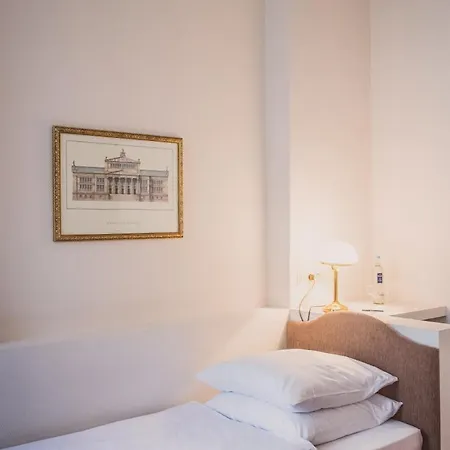 Henri Kurfuerstendamm מלון