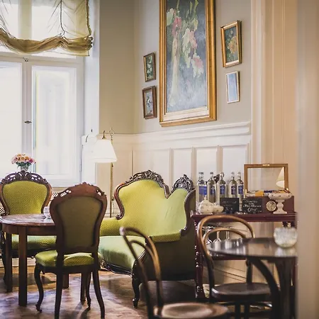 Hotel Henri 4*