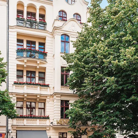 Henri Kurfürstendamm 4*