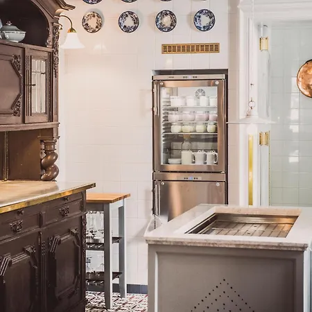 Henri Kurfürstendamm 4*