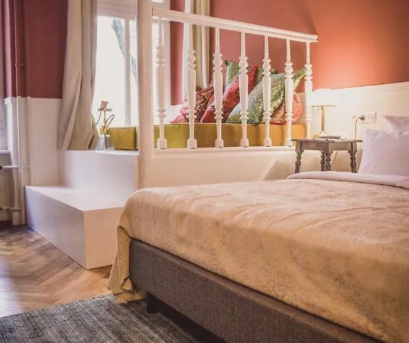 Henri Kurfuerstendamm 4* Berlim