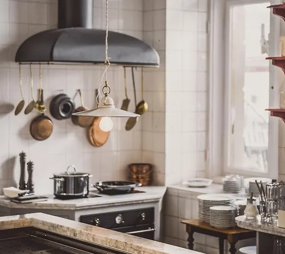 Henri Kurfuerstendamm 4*