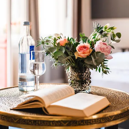 Henri Kurfuerstendamm 4*