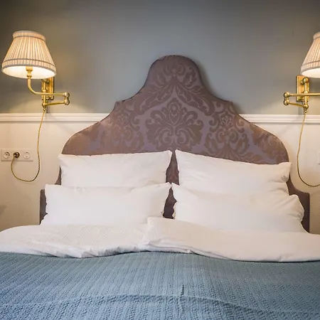 Henri Kurfuerstendamm 4*