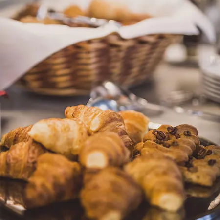 Отель Henri Kurfuerstendamm 4*