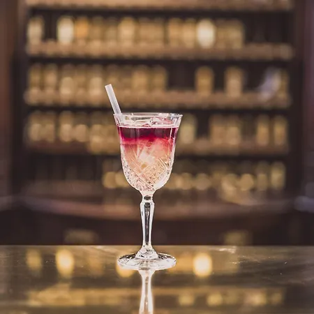 Henri Kurfuerstendamm 4*