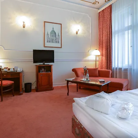 Henri Kurfuerstendamm Отель 4*