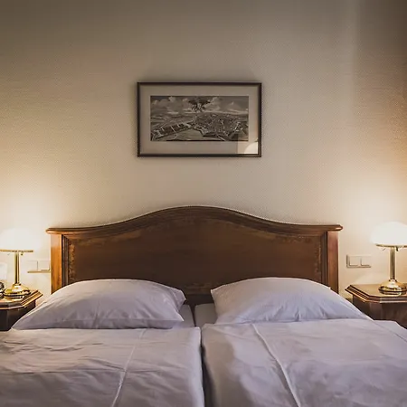 Henri Kurfuerstendamm