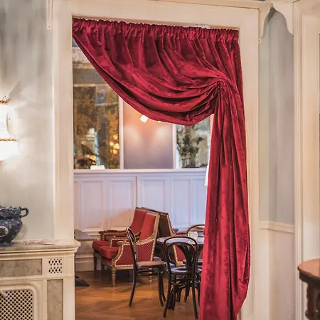 Henri Kurfuerstendamm ホテル ベルリン