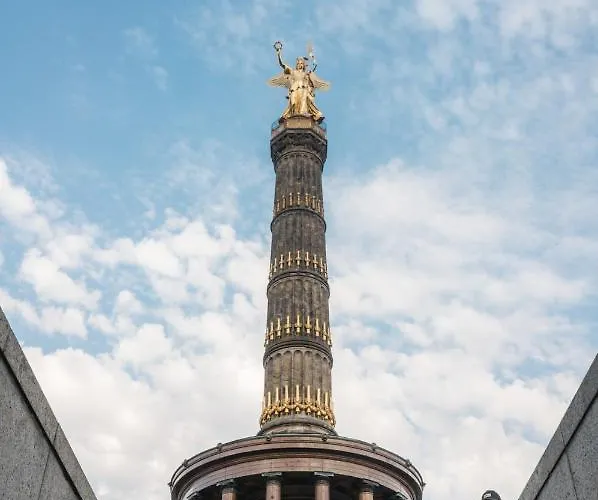 Henri Kurfuerstendamm מלון 4*